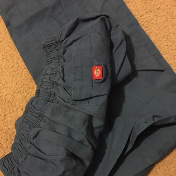 SCRUBS - Picture 2 of 2